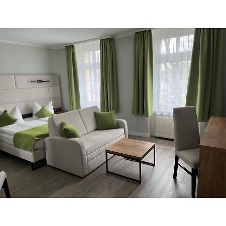 Hotel Und Restaurant Kranichsberg Woltersdorf  Eksteriør bilde