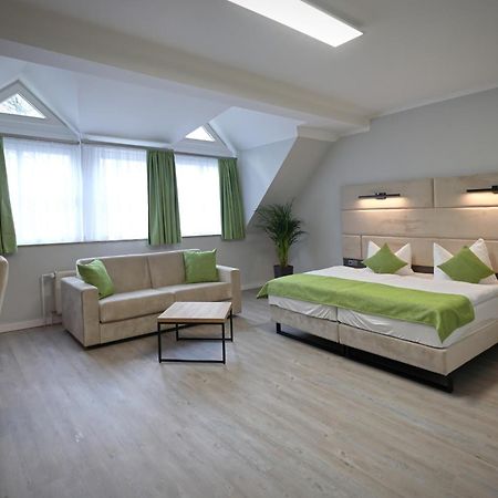 Hotel Und Restaurant Kranichsberg Woltersdorf  Eksteriør bilde