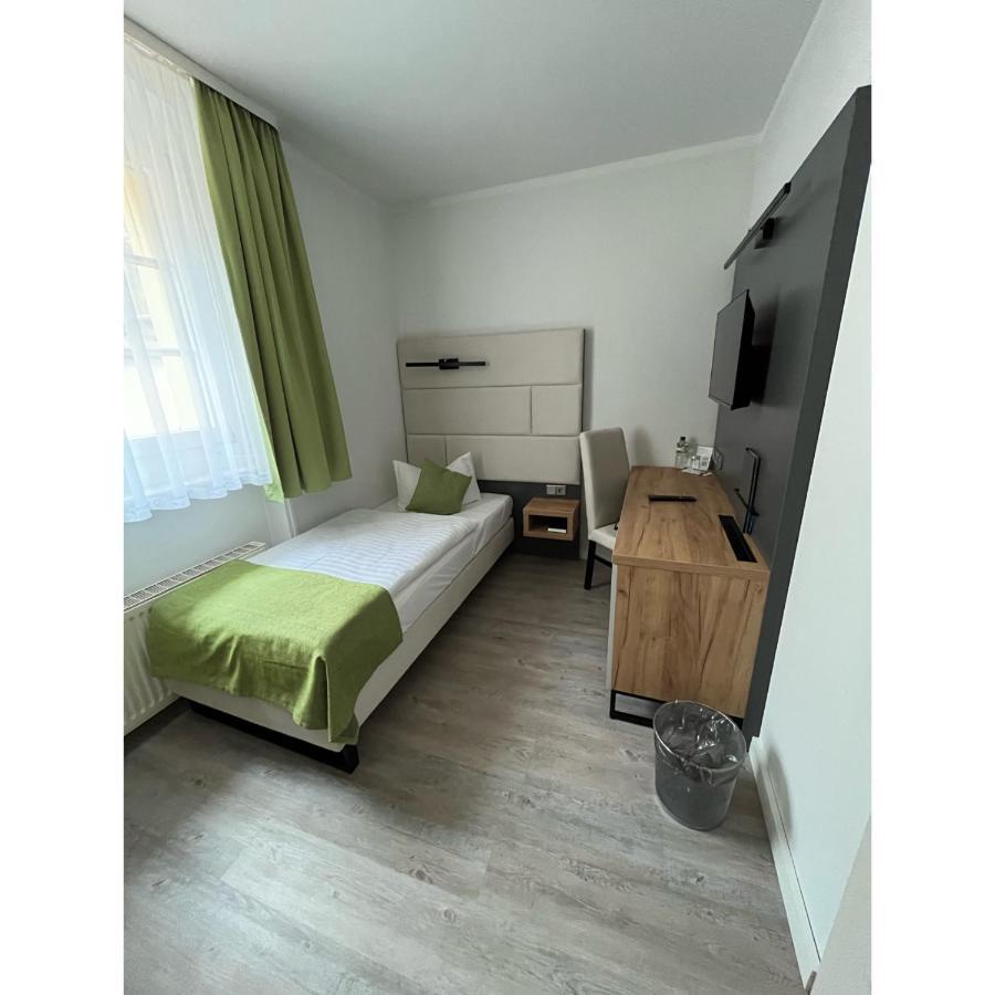 Hotel Und Restaurant Kranichsberg Woltersdorf  Eksteriør bilde