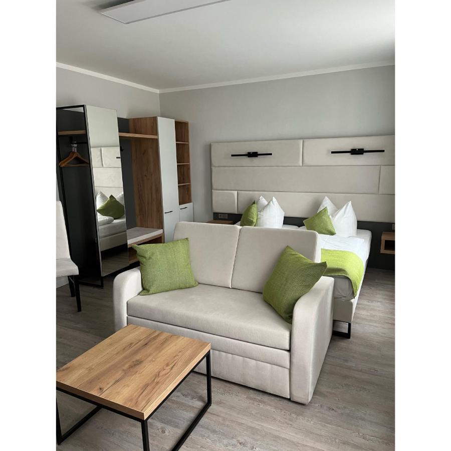 Hotel Und Restaurant Kranichsberg Woltersdorf  Eksteriør bilde