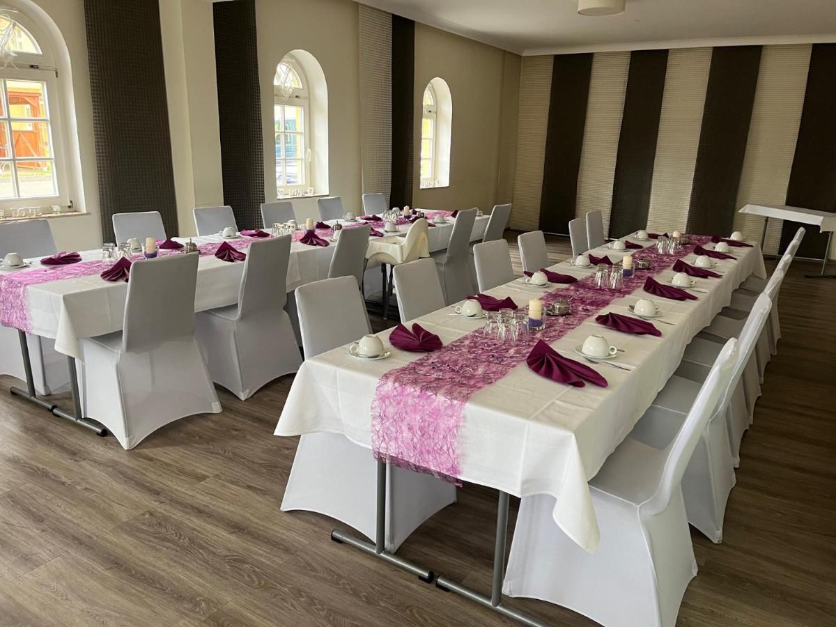 Hotel Und Restaurant Kranichsberg Woltersdorf  Eksteriør bilde