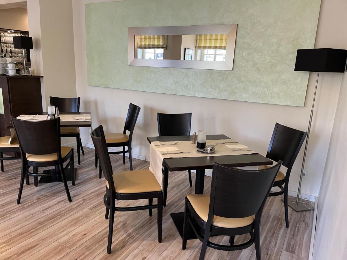 Hotel Und Restaurant Kranichsberg Woltersdorf  Eksteriør bilde