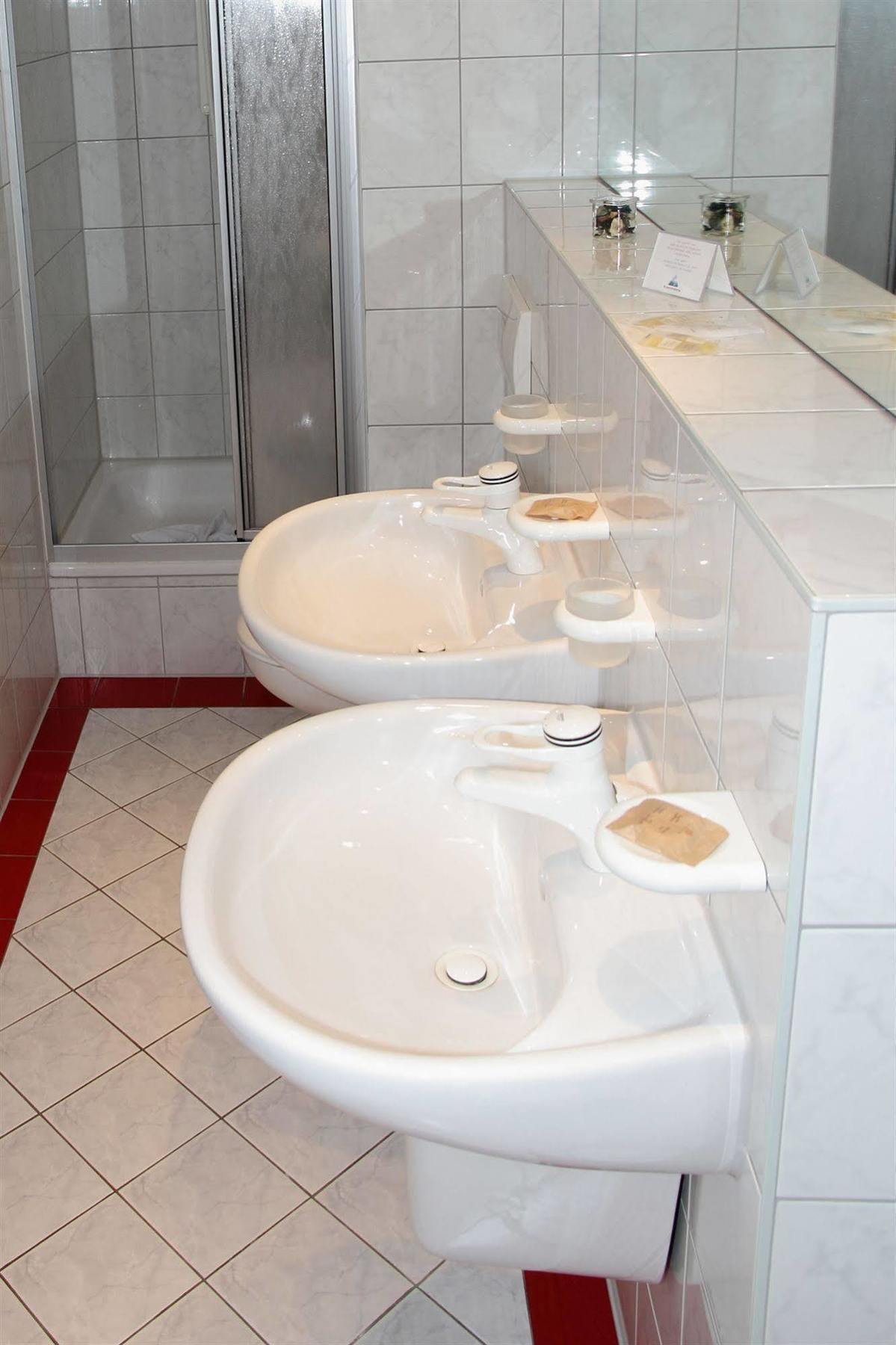 Hotel Und Restaurant Kranichsberg Woltersdorf  Eksteriør bilde