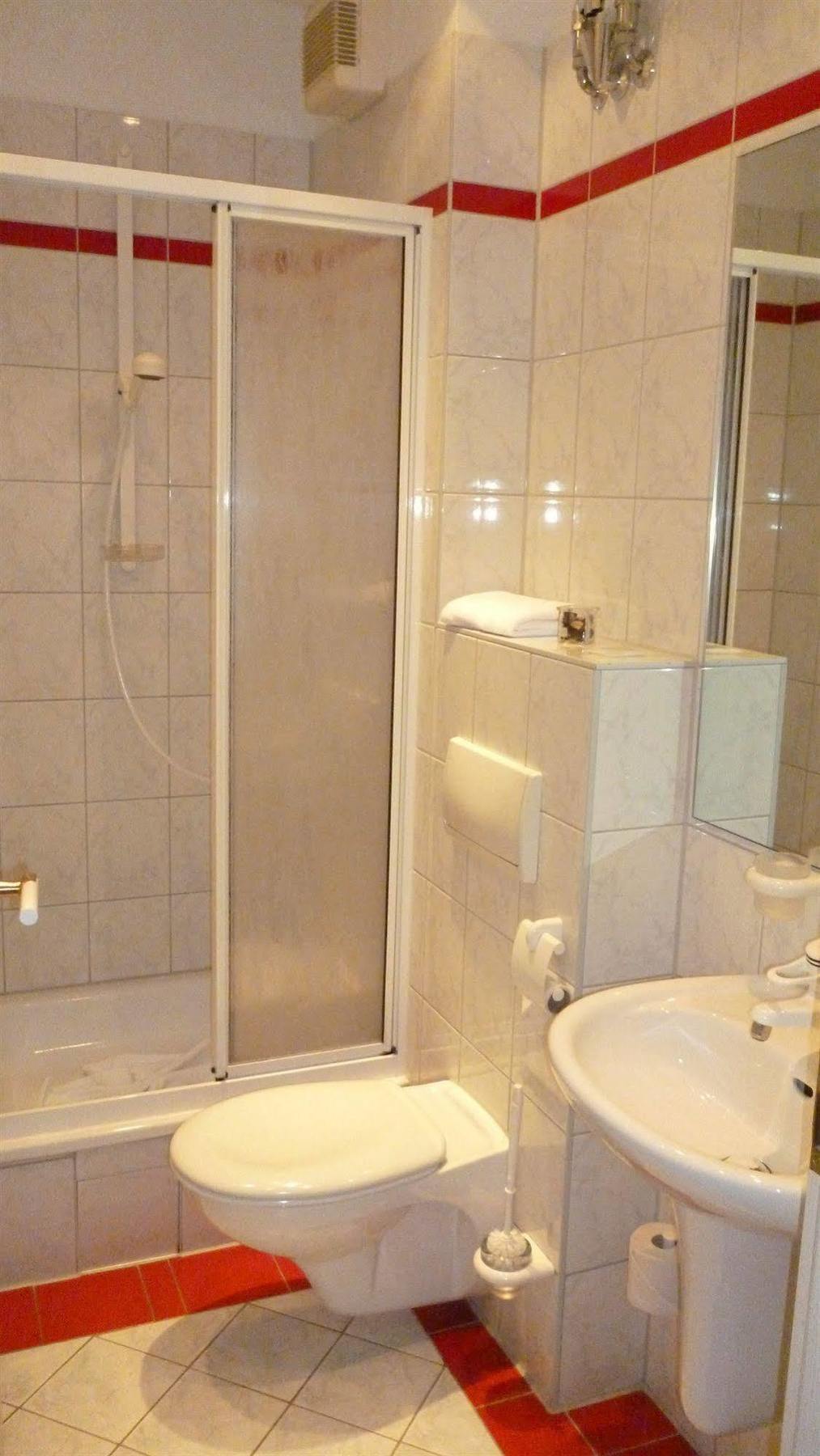 Hotel Und Restaurant Kranichsberg Woltersdorf  Eksteriør bilde