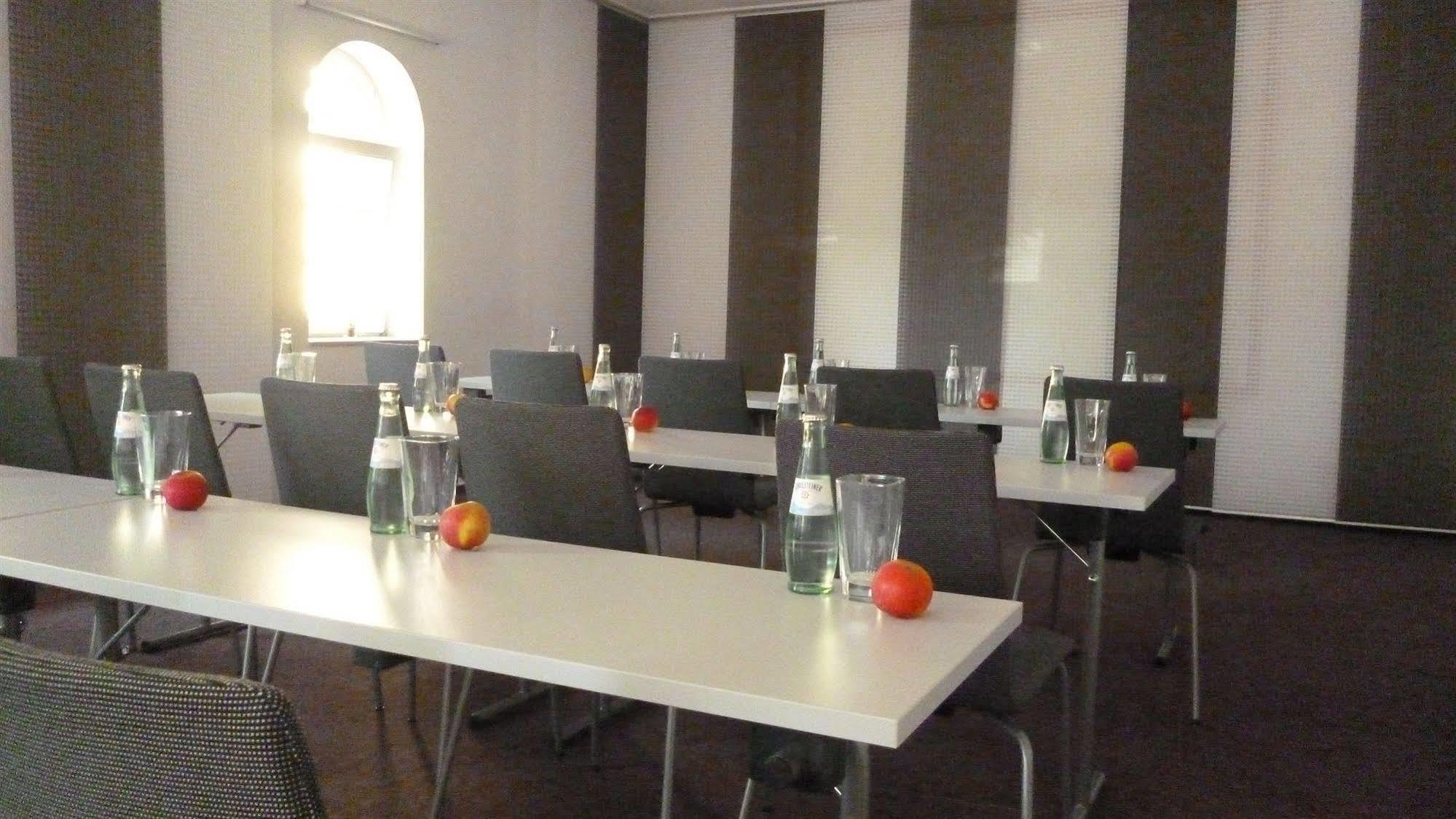 Hotel Und Restaurant Kranichsberg Woltersdorf  Eksteriør bilde