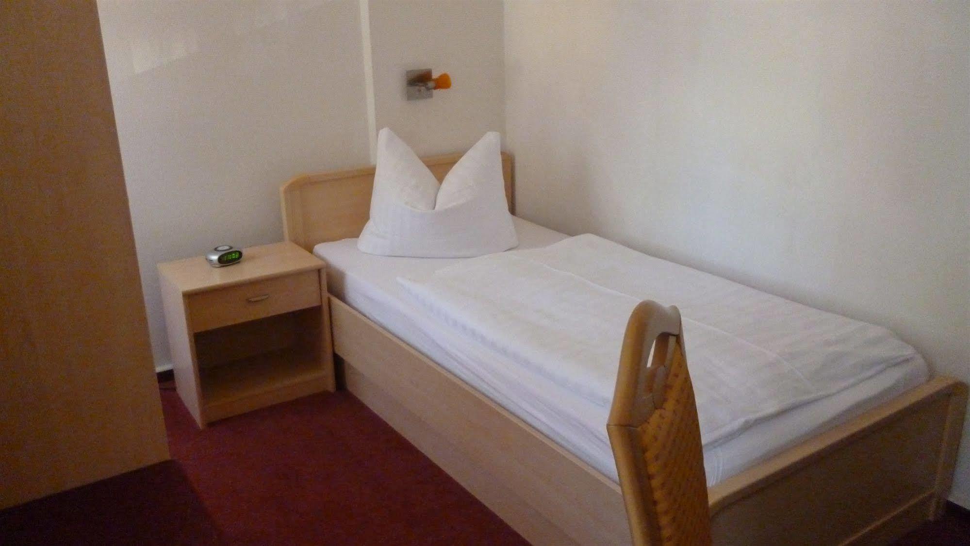 Hotel Und Restaurant Kranichsberg Woltersdorf  Eksteriør bilde