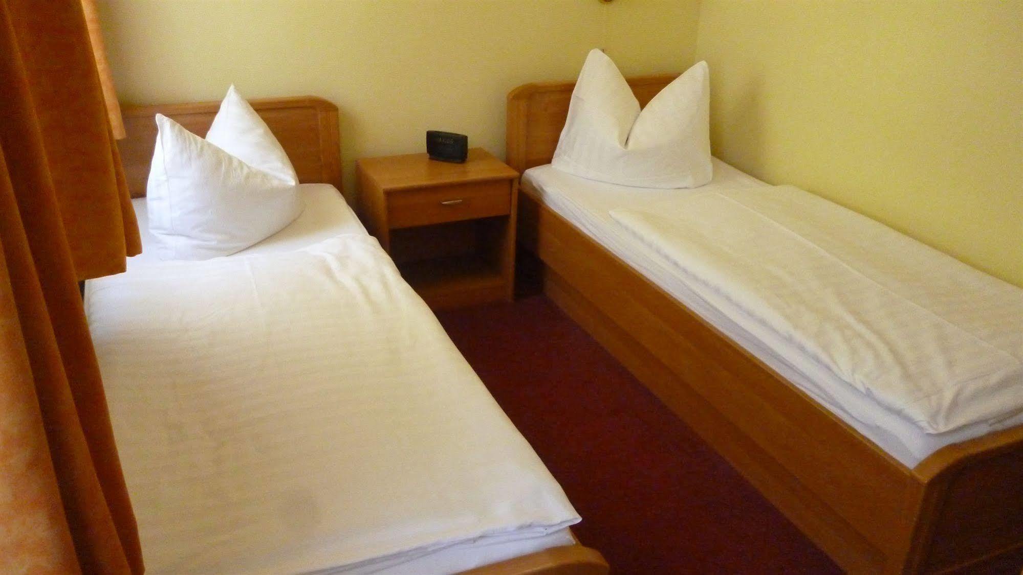 Hotel Und Restaurant Kranichsberg Woltersdorf  Eksteriør bilde