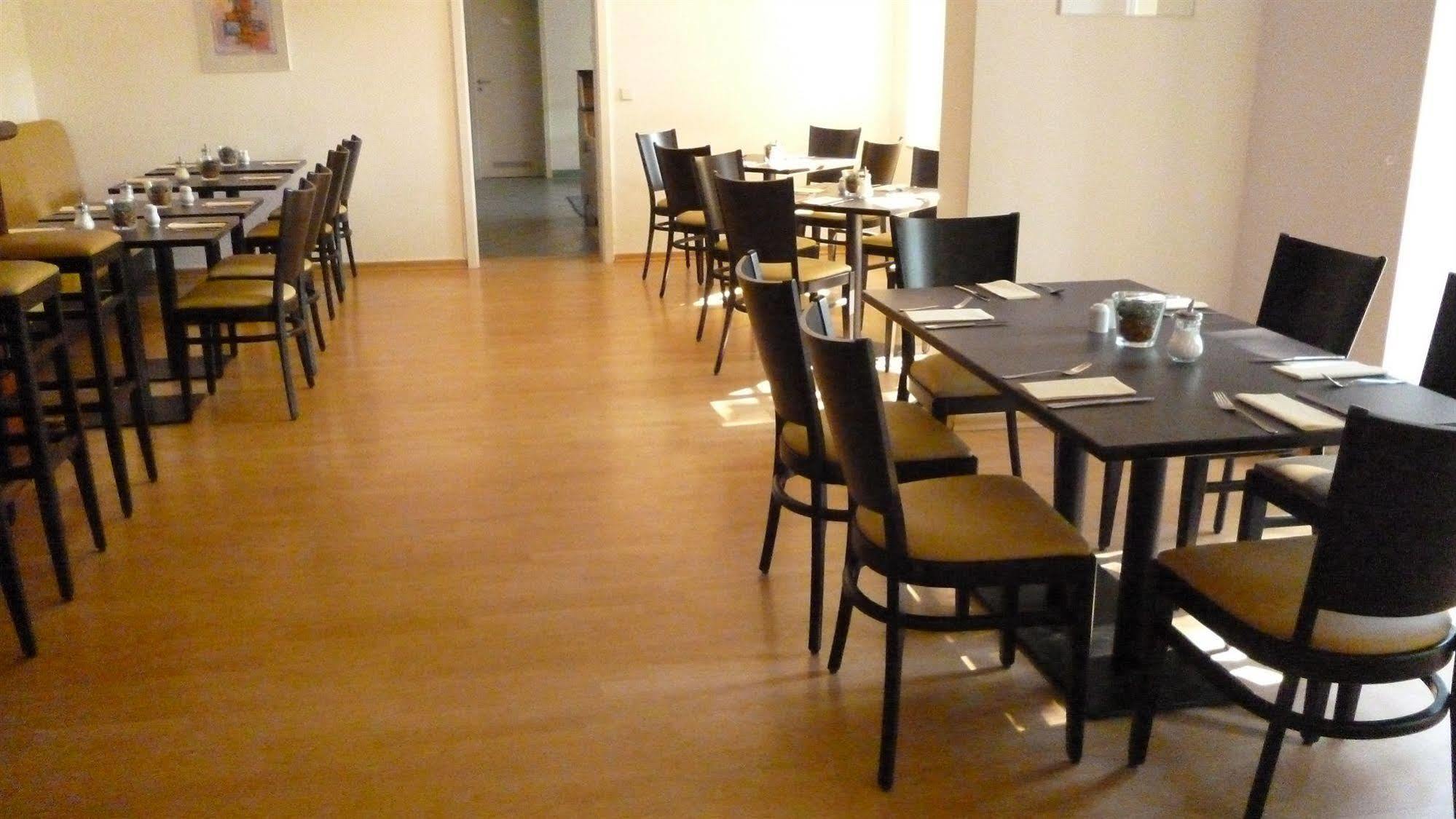 Hotel Und Restaurant Kranichsberg Woltersdorf  Eksteriør bilde